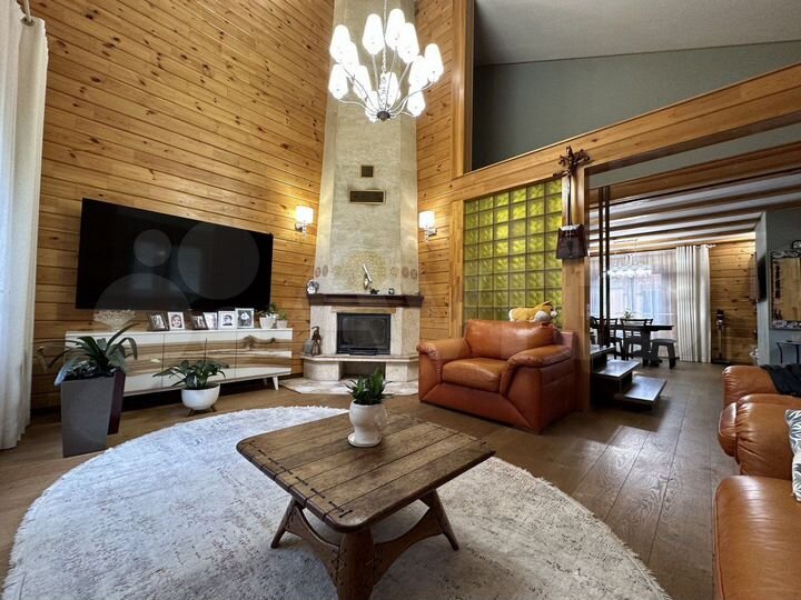 Дом 185 м² на участке 13 сот.