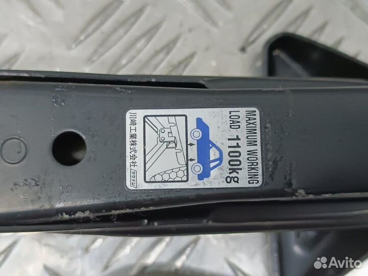 Домкрат Toyota Camry V40