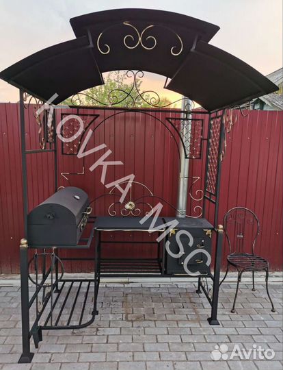 Мангал с крышей