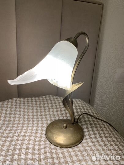 Лампа настольная