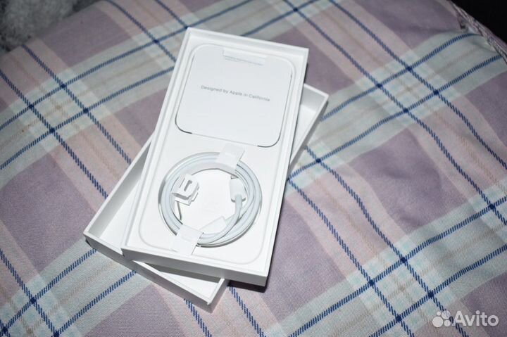 Коробка от iPhone 12