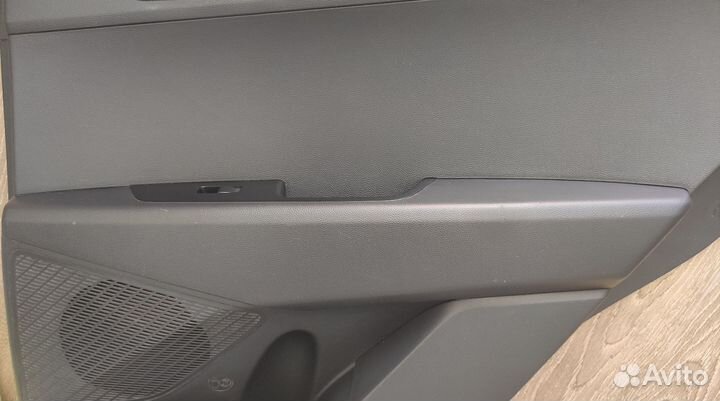 Обшивка (карта) двери задняя правая Hyundai creta