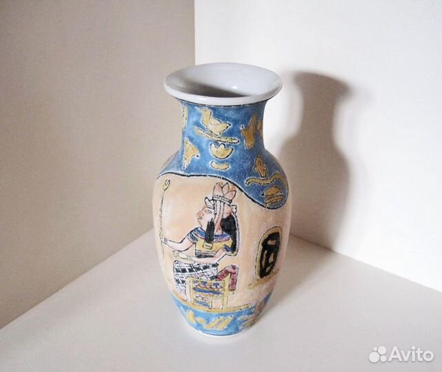 Ваза и статуэтки из Египта