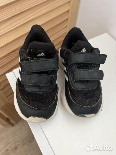 Кроссовки adidas