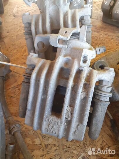 Суппорт задний правый Фольцваген Поло