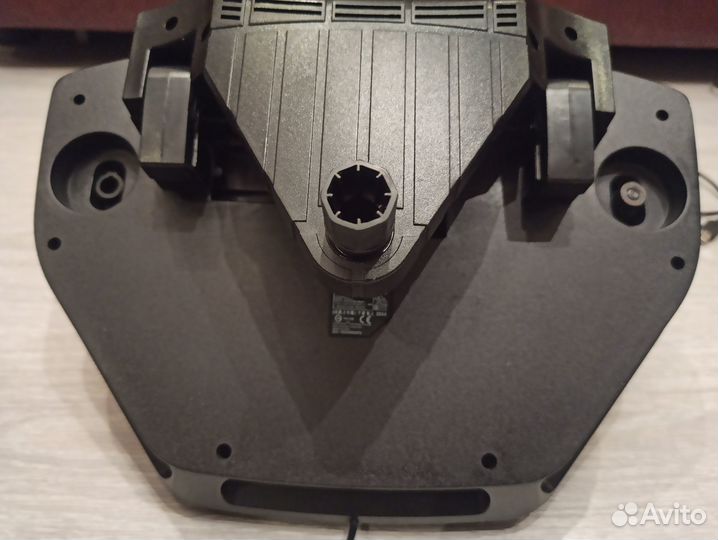 Новый Logitech Momo Racing