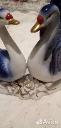 Статуэтка фарфор. Лебеди. В идеале