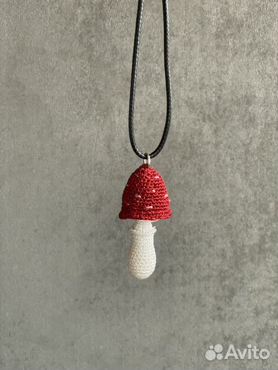 Вязаный кулон 