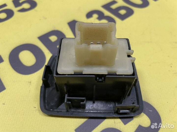 Кнопка стеклоподъемника пп Renault Logan 2