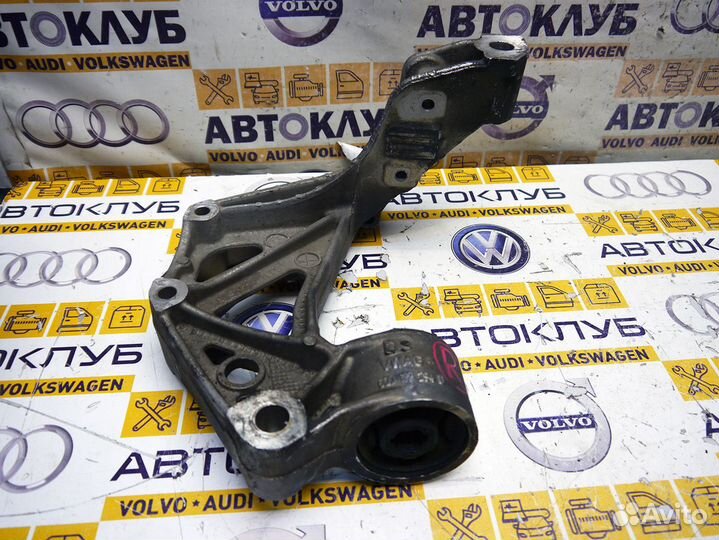 Кронштейн переднего подрамника правый VW Поло4