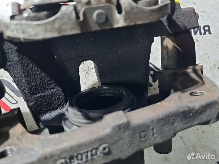 Суппорт передний левый Bmw X5 E70 N57D30A 2012