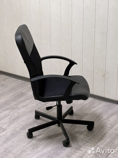 Компьютерное кресло IKEA 24шт