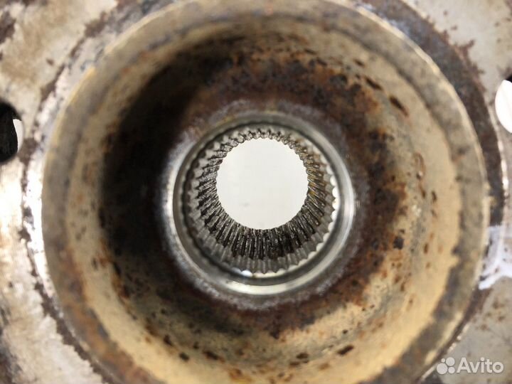 Кулак поворотный передний правый R Volvo XC90