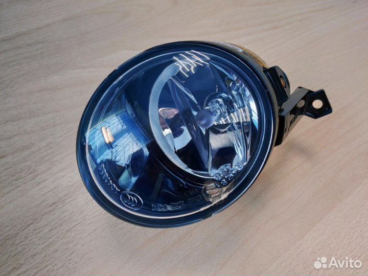 Фара противотуманная передняя Volkswagen Tiguan