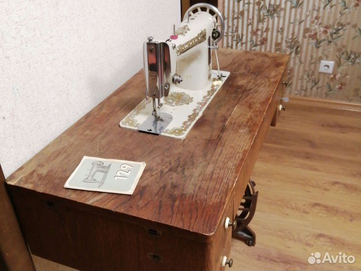 Швейная машина LADA 129