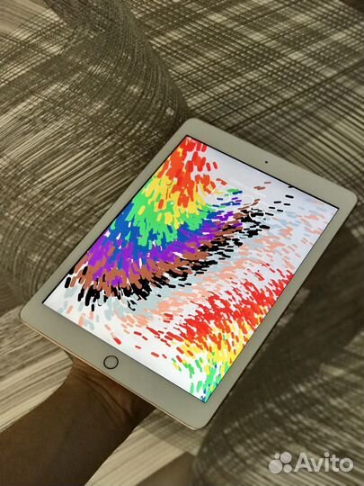 iPad (6th generation) Wi-Fi + Cellular