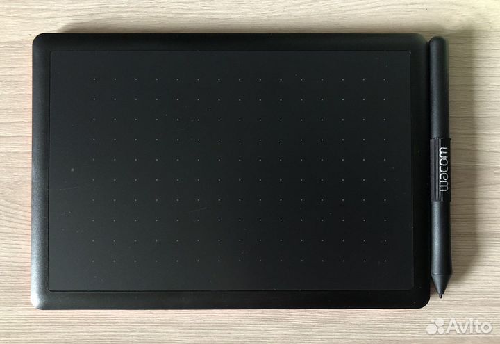 Графический планшет Wacom One S