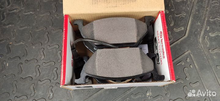 Тормозные колодки передние skoda Octavia