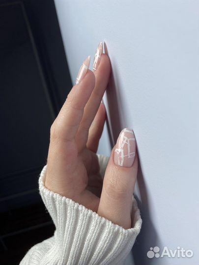 Маникюр с покрытием гель-лаком