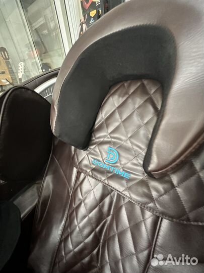 Массажное кресло бежевое