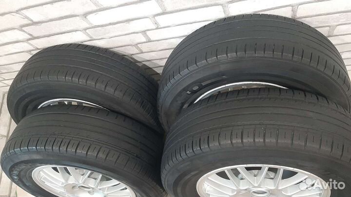 R16 Kumho Solus KH17 225/70, PCD 5x114.3 DIA 67.1