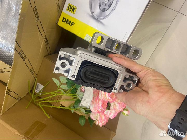 Подушка двигателя vag 5WA199262H, 5QD199262