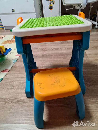 Детский стол со стулом