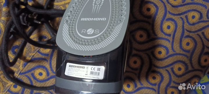 Умный утюг Redmond ri-c254s