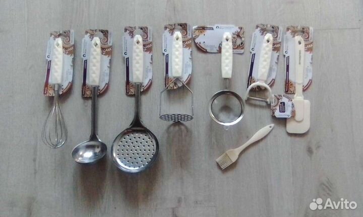 Большой набор кухонной посуды