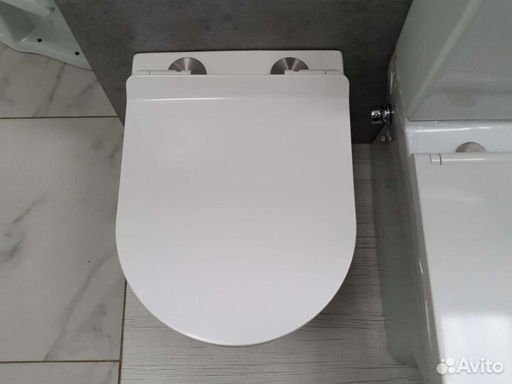 Унитаз подвесной FB001 Victoria безободков