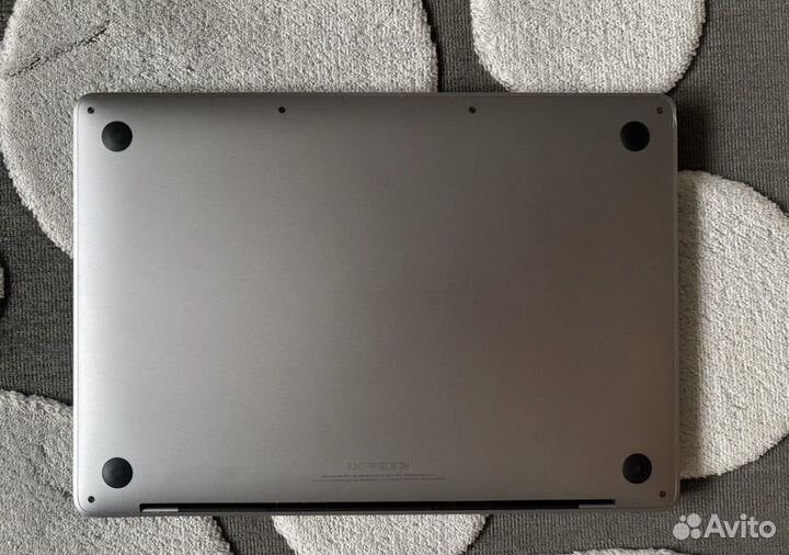 Apple macbook pro 13 2017 8/256gb