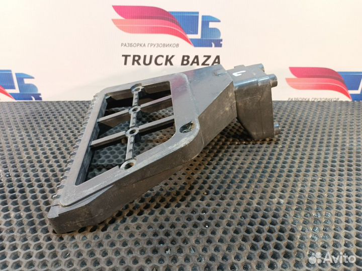 Кронштейн подножки левый Daf XF105