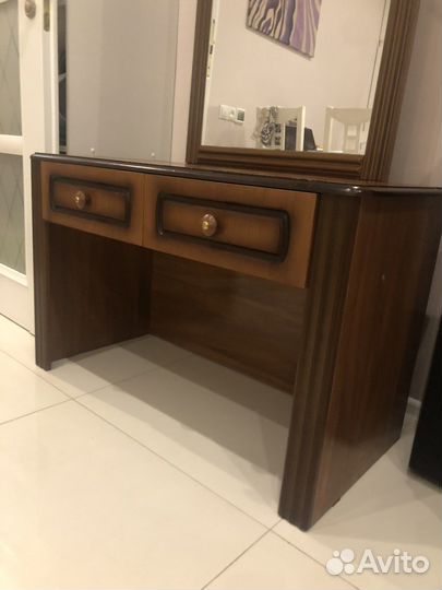 Туалетный столик тумба