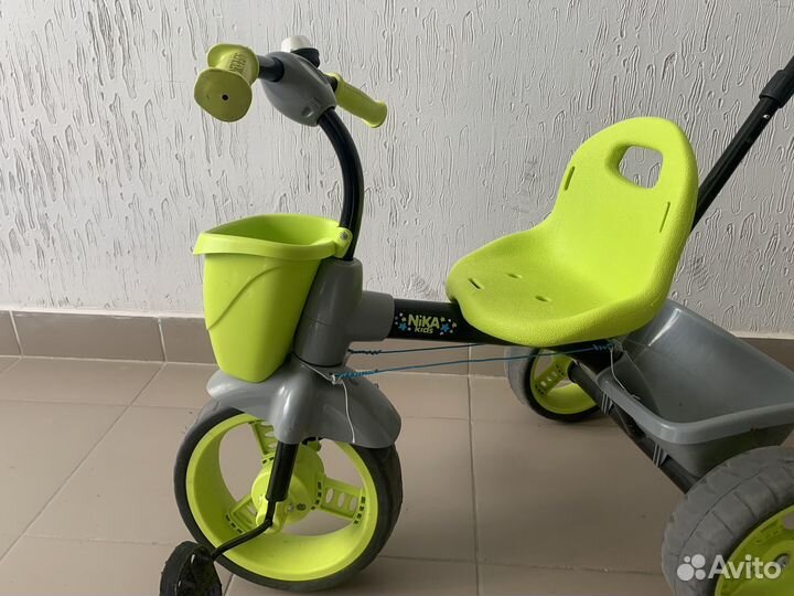 Детский велосипед с ручкой