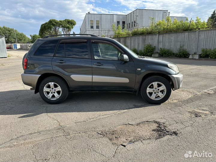 Toyota RAV4 1.8 МТ, 2004, 301 500 км