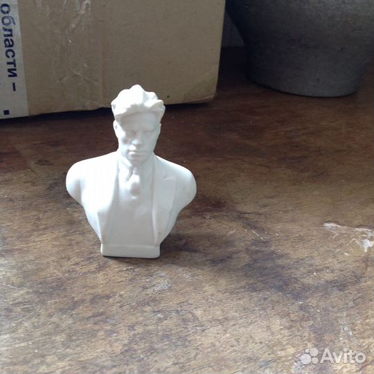 Фарфоровые статуэтки