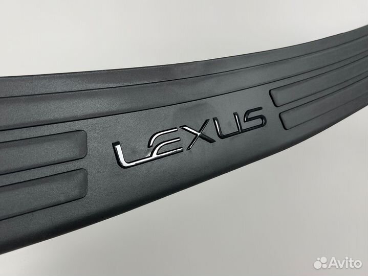 Накладка заднего бампера Lexus RX330 03-09г