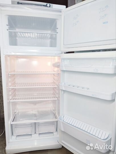 Холодильник indesit