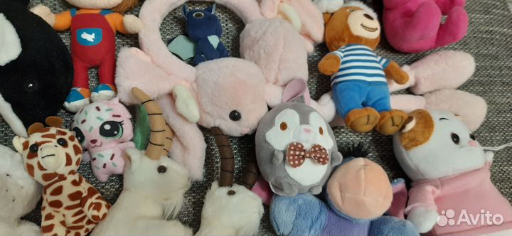 Много мягких игрушек