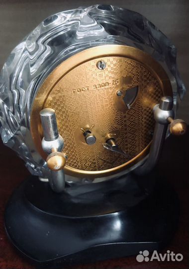 Часы настольные механические. Маяк. СССР