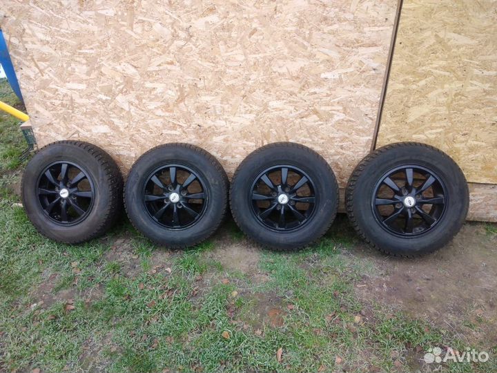 Viatti Brina Nordico V-522 185/70 R14 88T