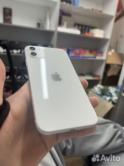 iPhone 11, 64 ГБ