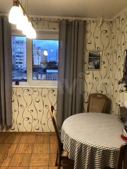 2-к. квартира, 54 м², 8/10 эт.