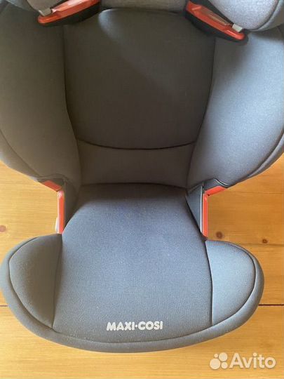 Автомобильное кресло maxi cosi rodifix