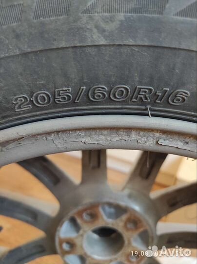 Bridgestone Blizzak Spike-02 205/60 R16 92T