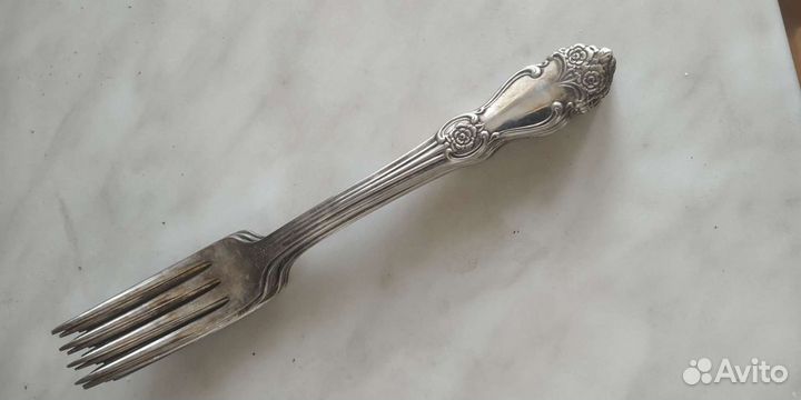 Ножи,вилки,ложки,щипчики для сахараМельхиорсеребро