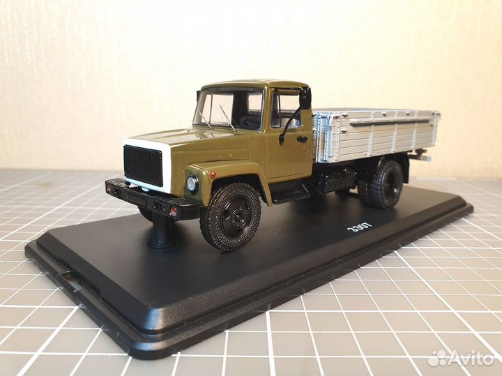 Газ-3307 бортовой двигатель змз-513 хаки-серый SSM