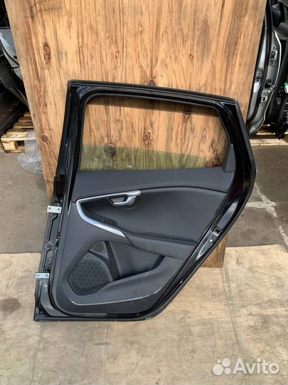 Дверь задняя правая Вольво V60 2010-2013 в сборе