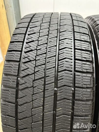 Bridgestone Blizzak VRX2 235/50 R17 96Q