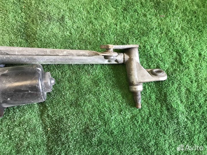 Трапеция стеклоочистителей с моторчиком